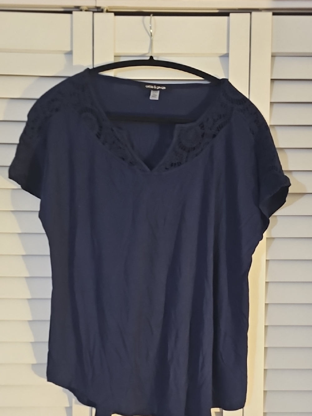 Cable And Gauge crochet yoke navy blouse - Women Tops
